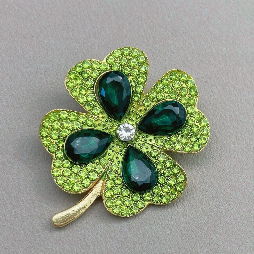 2026 Wedding guest brooch, badge, personalized fashion accessory, corsage, pin, anti-exposure gadget, versatile shoe accessory, hidden clasp, themed brooch, for dates, unique, decorative clasp, scarf clip, shoe badge, clothing clasp, DIY personalized, high aesthetic value, elegant, suit lapel pin