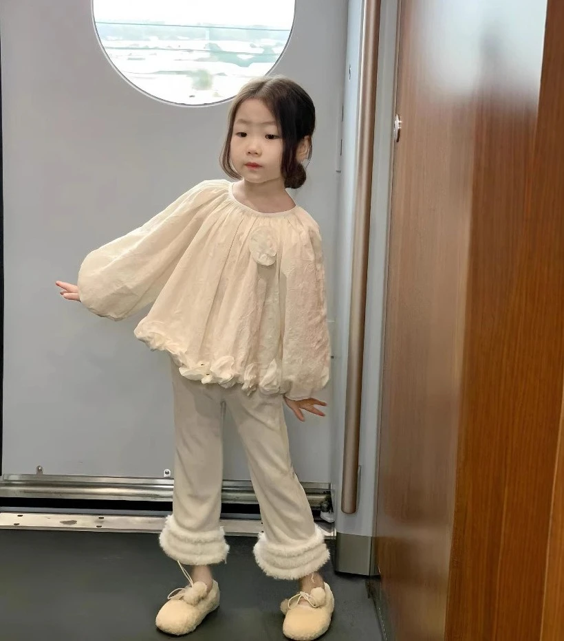 

2025 Spring Girls' Korean Solid Color Temperament Lantern Sleeve Doll Shirt Loose Fashion and Casual Kids Top Clothes