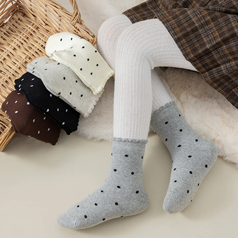 Five pairs of girls' winter thickened looped socks, soft and comfortable, warm and versatile with polka dots