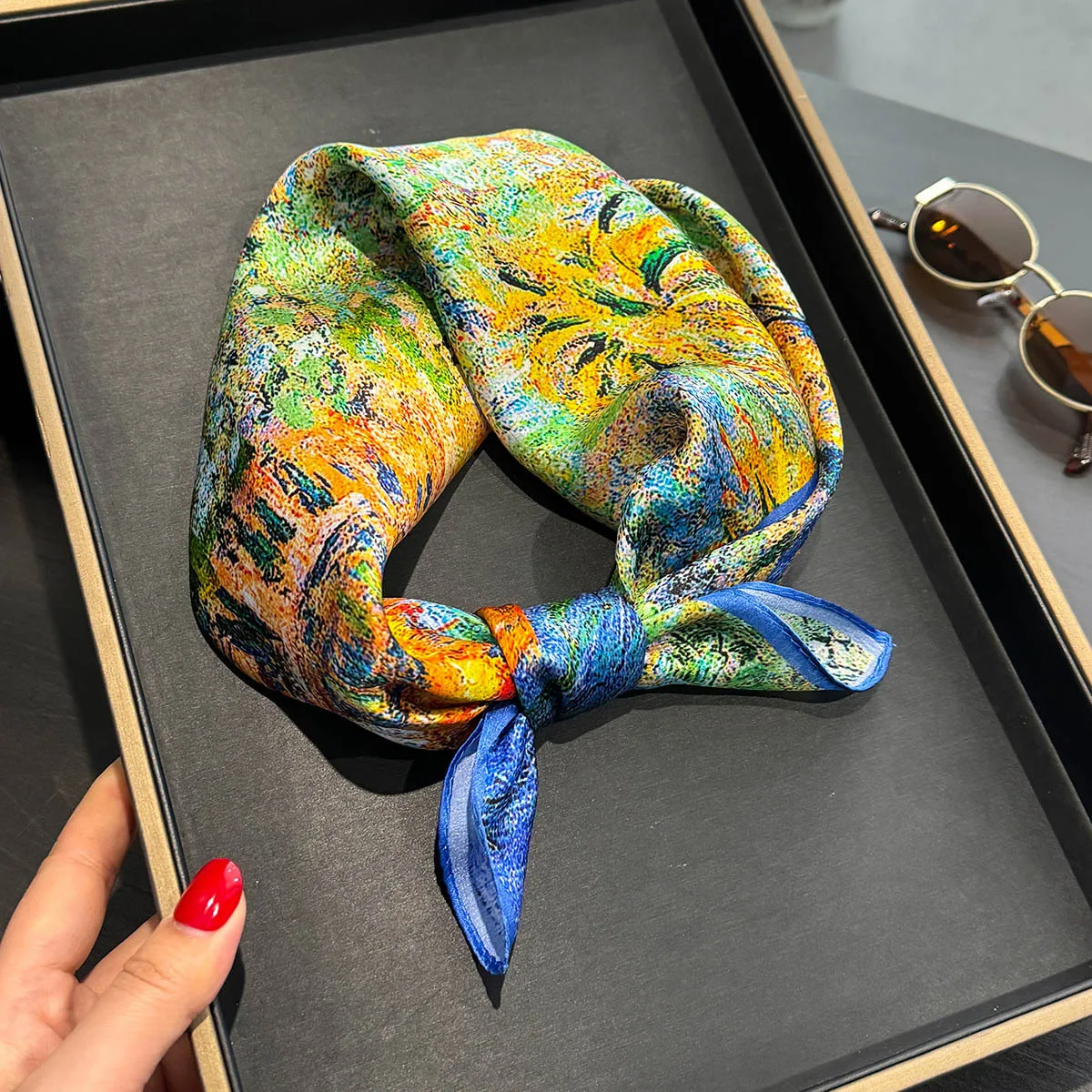 

Luxury Brand 100% Silk Square Scarf Women Shwal Print Foulard Neckerchief Lady Hijab Soft Hairband Head Bags for Woman Gift