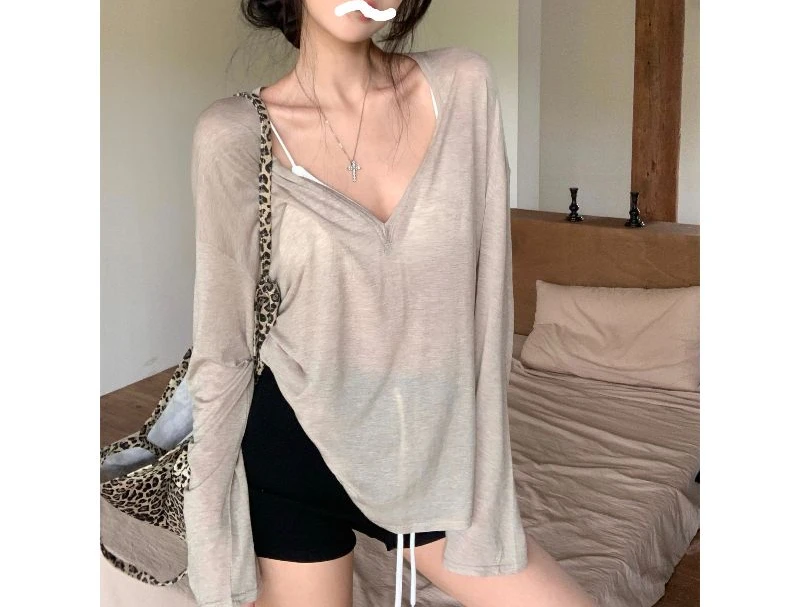 

Women's Summer Thin Edition Long Sleeve Micro Perspective Ice Silk T-shirt Style External V-neck Top