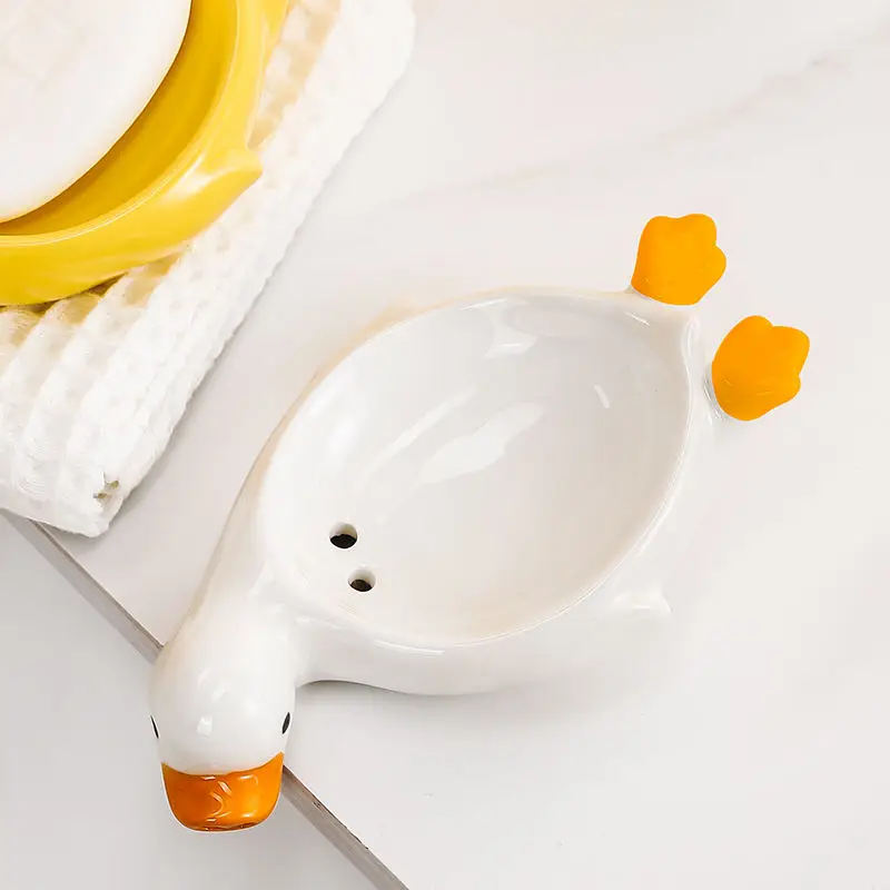 Soap Dishes Portable Ceramic Duck Bathroom Accessories Drain Rack Home Children Cute Soap Box Decorations Restroom Organizer NEW