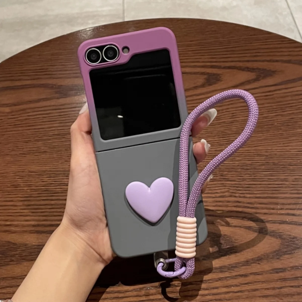 

Роскошный градиентный серый фиолетовый чехол для телефона с цепочкой для Samsung Galaxy Z Flip 7 6 5 4 3 для Xiaomi Mix Flip 2 3D Love Heart Cover