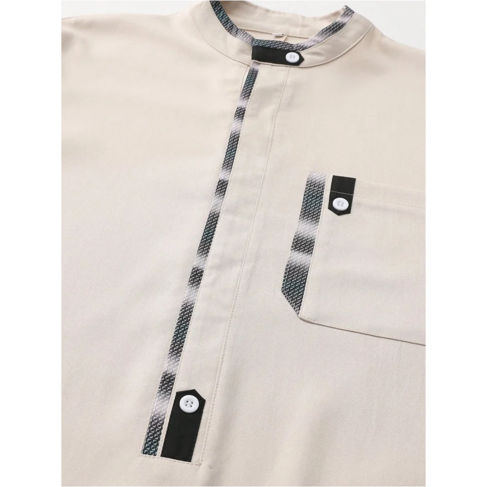 新ムスリム男性用ローブ ライトグレー エレガント レトロ 中東エスニック風 プリントボタン メンズローブ シンプル ルーズ カジュアルローブ