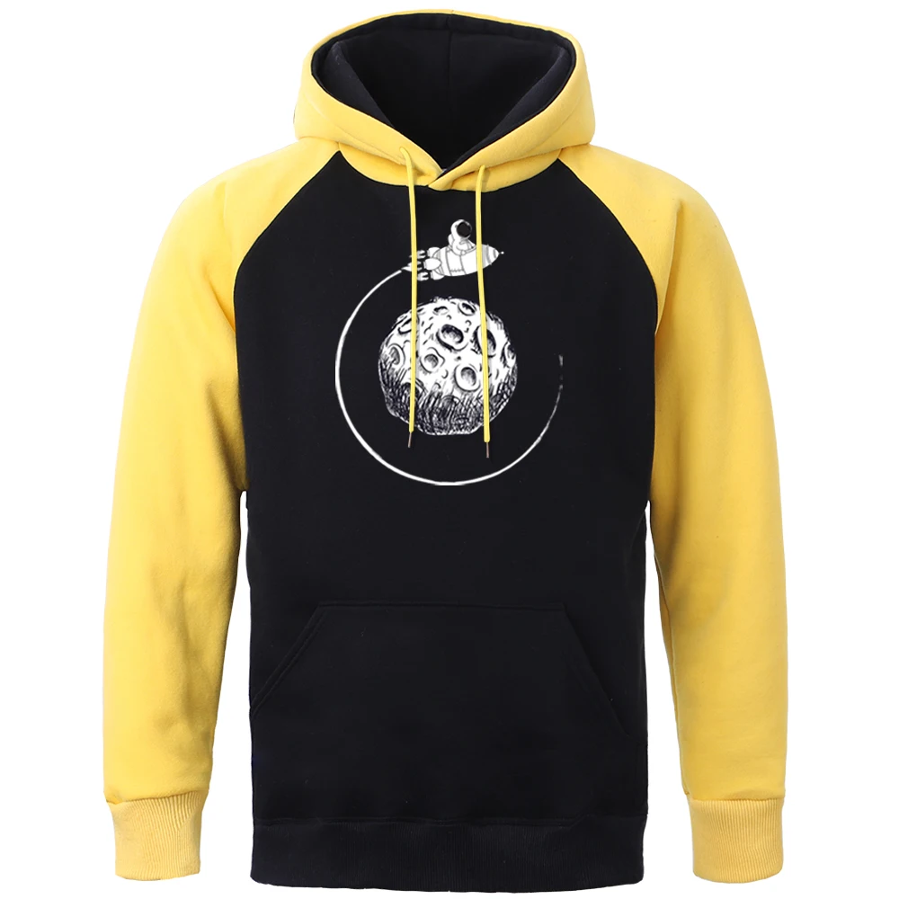 Astronaut On Spaceship To Moon Hoodies 2022 Autumn Raglan Hooded Sweatshirt Street Fashion Pullover Hip Hop Warm Men Clothing