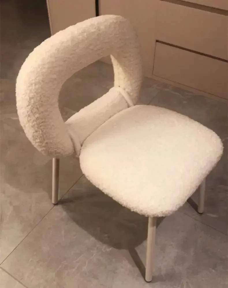 

Скандинавские железные стулья для гостиной, средний древний стиль, обеденная современная мебель для дома, спинка, бархатный диван из ягненка