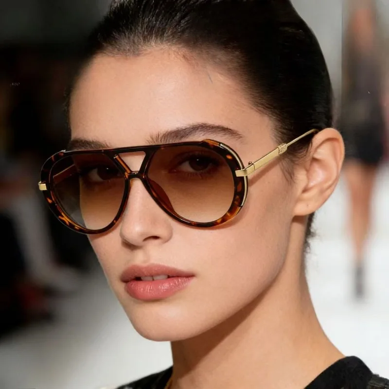 

2026 New Luxury Metal Sunglasses, High-Quality Women's Fashion Sunglasses, Simple & Versatile Glasses, Men's Vintage Sunglasses