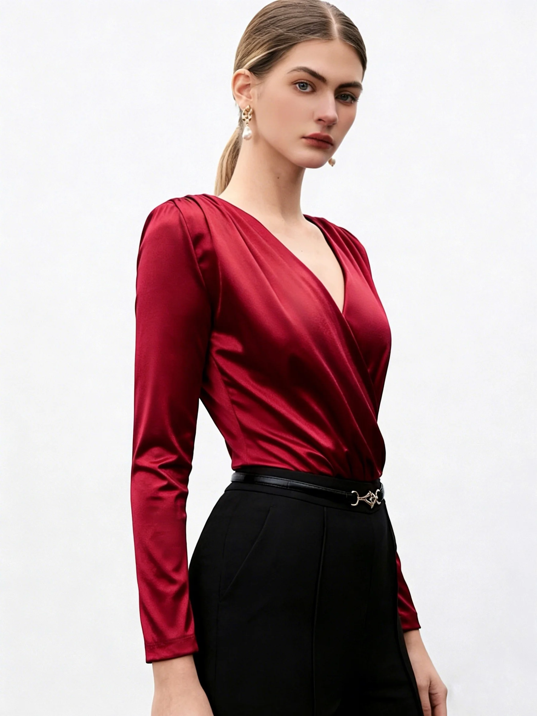 Chemise à enrouler en satin bordeaux pour femmes 2026 Nouveau col en V profond Manches longues Coupe ajustée Haut de fête de bureau