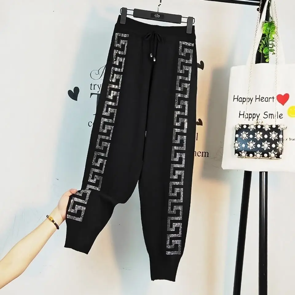 

2024 European Side Stripe Rhinestones Woman Pants Harajuku Loose Letters Ice Silk Knitted Harlan Nine Points Casual Pants Women