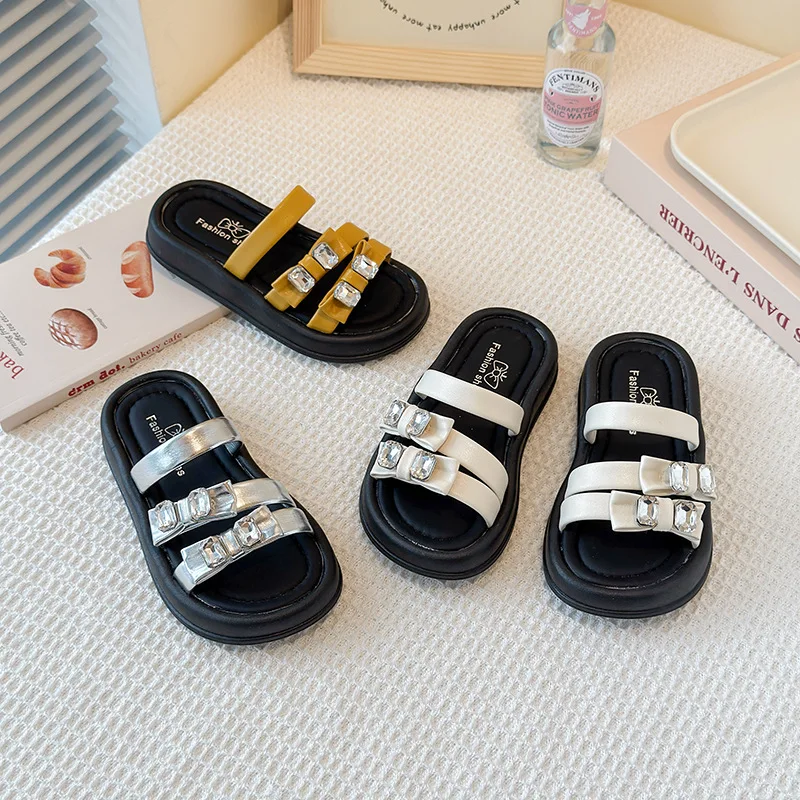 

2025 Summer New Children Cool Slippers for Girls Fashion Korean Style Soft Sole Anti-slippery Versatile Chic Princess Beach Shoe