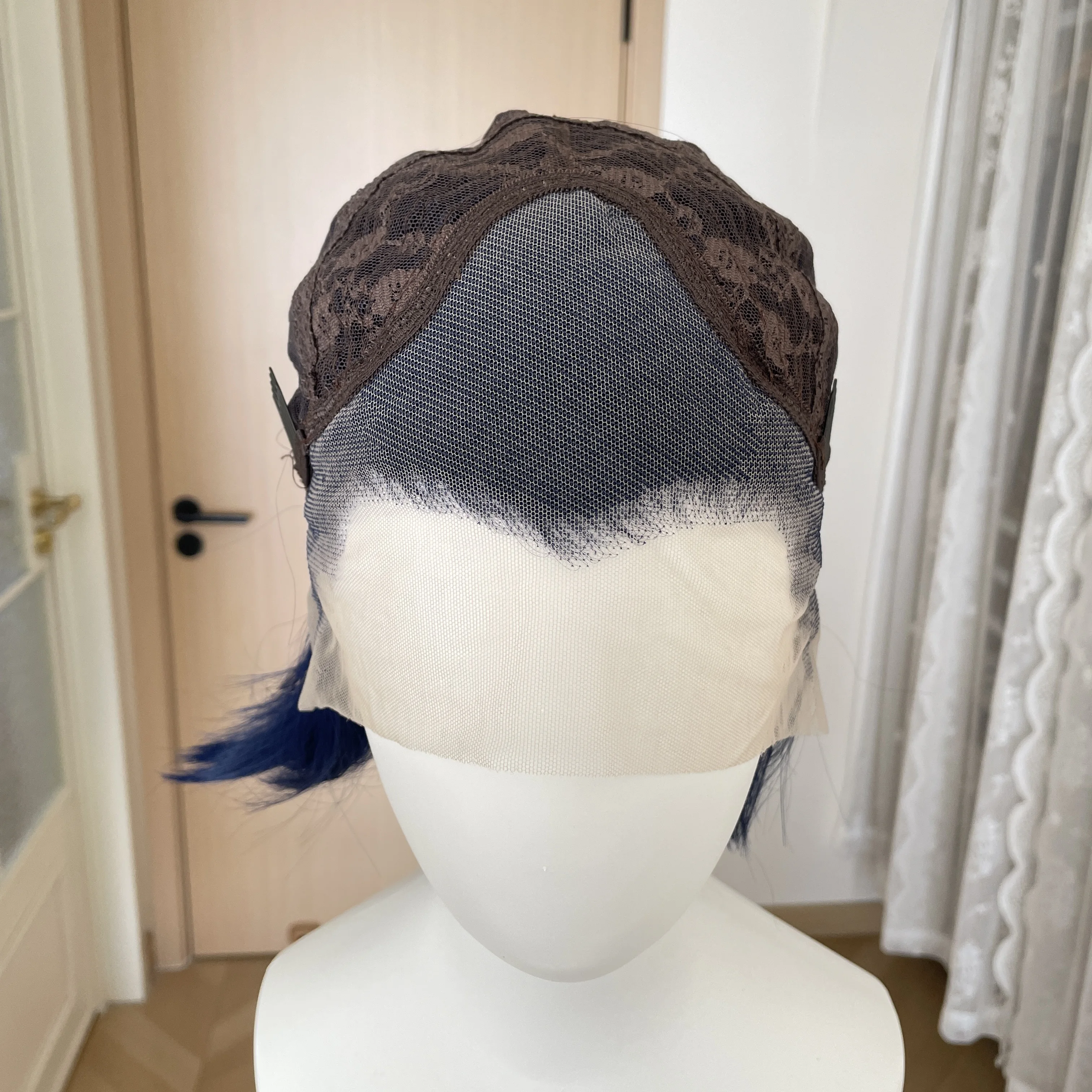 Widow‘s Peak Dark Blue Synthetic Wigs for Men 13x4 Lace Front Wigs Short Bob Cut Cosplay Wigs for Women 150% Density Glueless
