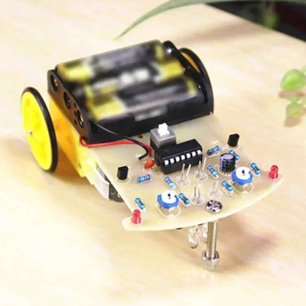 Electronic Smart Patrol Vehicle DIY Kit with Intelligent Tracking Features for Innovative Learning Experiences
