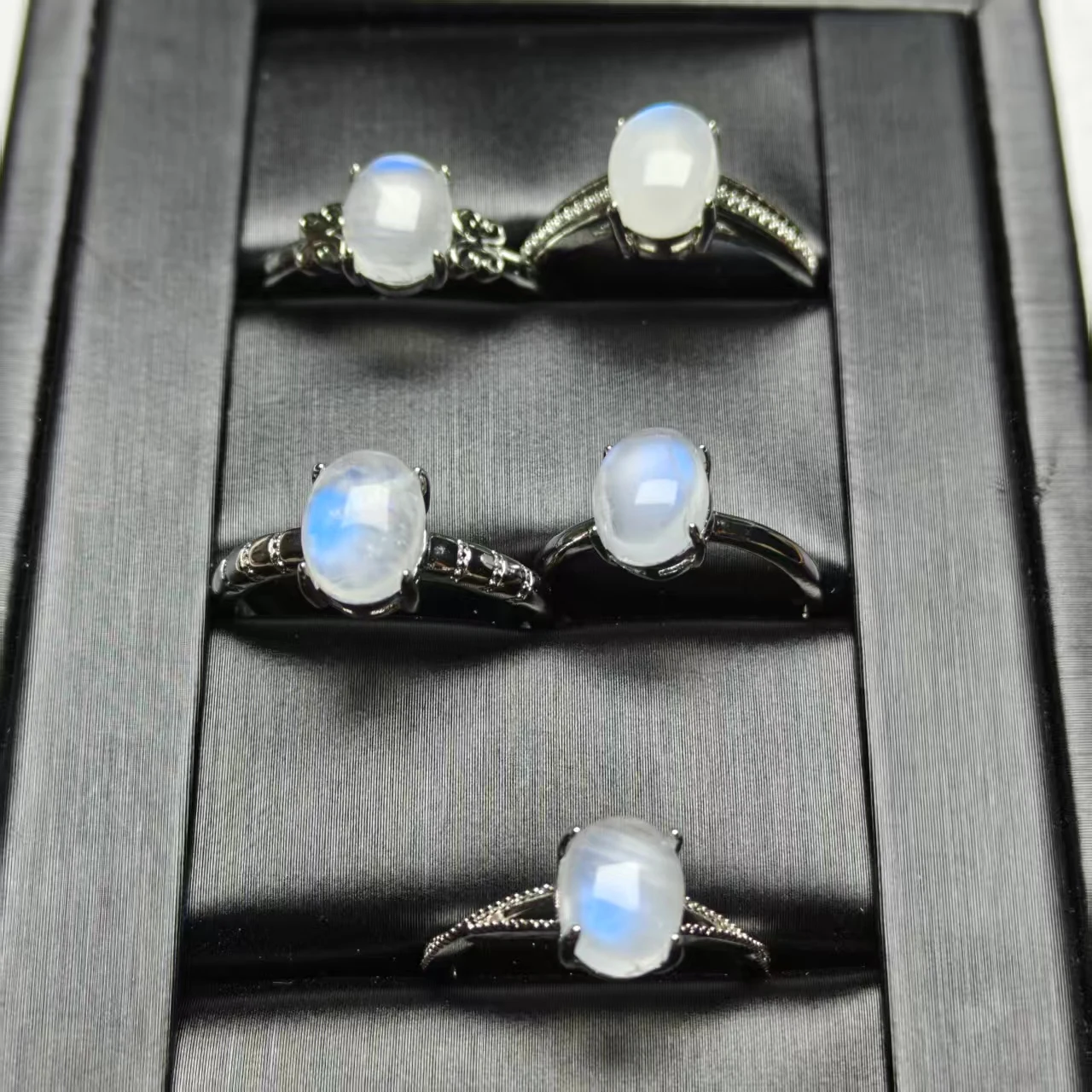 Natürlicher Mondstein-Kupferring mit Verstellbarem Verschluss, mit Personalisiertem Labradorit-Design und Hochwertigem Ringstil – Detail 1