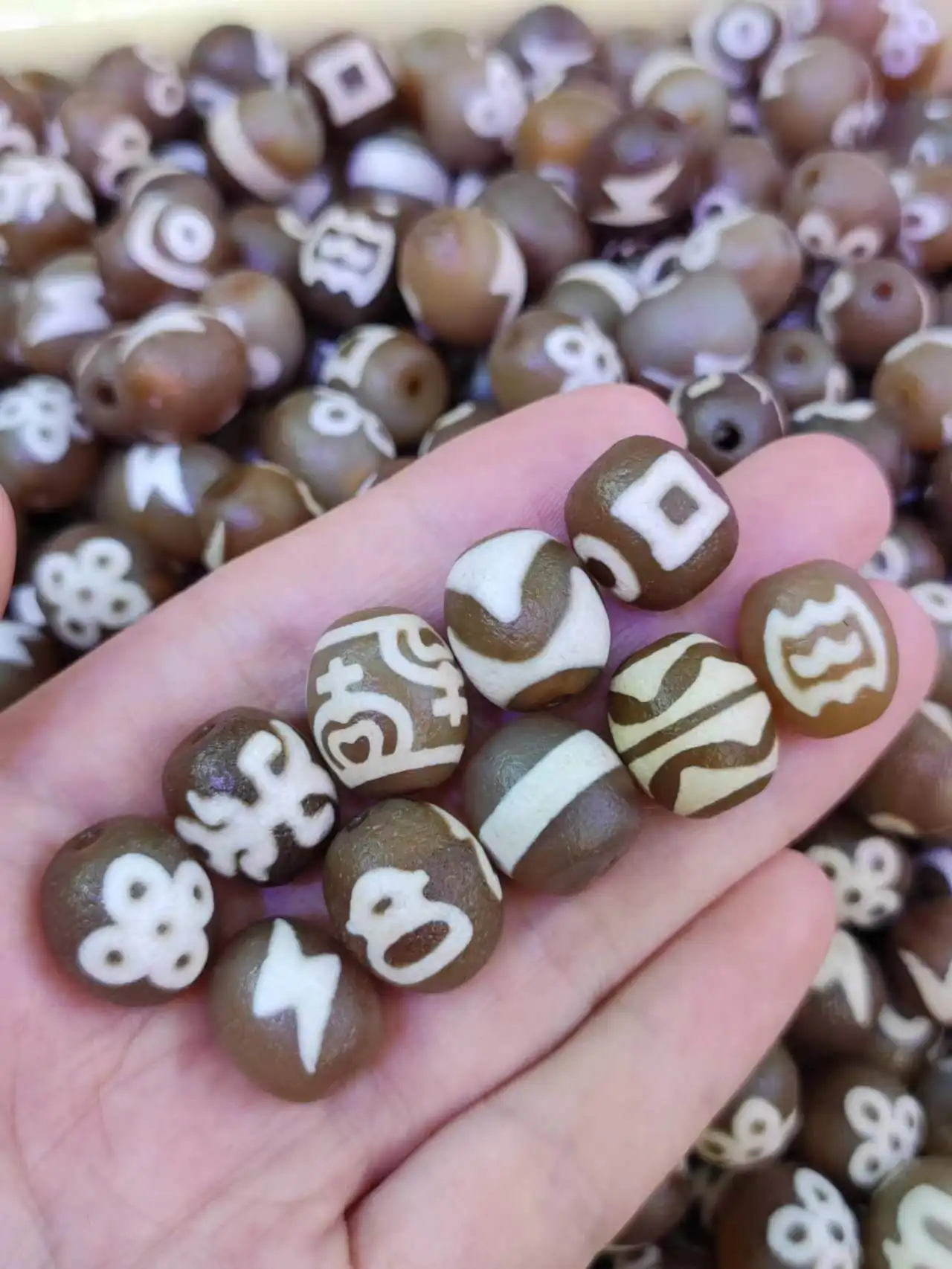 10pcs/lot Natural Agate Dzi with a variety of pattern Caramel Color Bucket Beads loose beads wholesale diy bracelet necklace