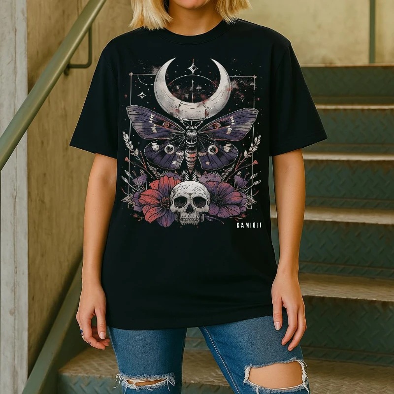 

Лидер продаж лета, готическая женская футболка с короткими рукавами Luna Moth: рубашка с цветочным черепом, мягкая готическая одежда, темная академия
