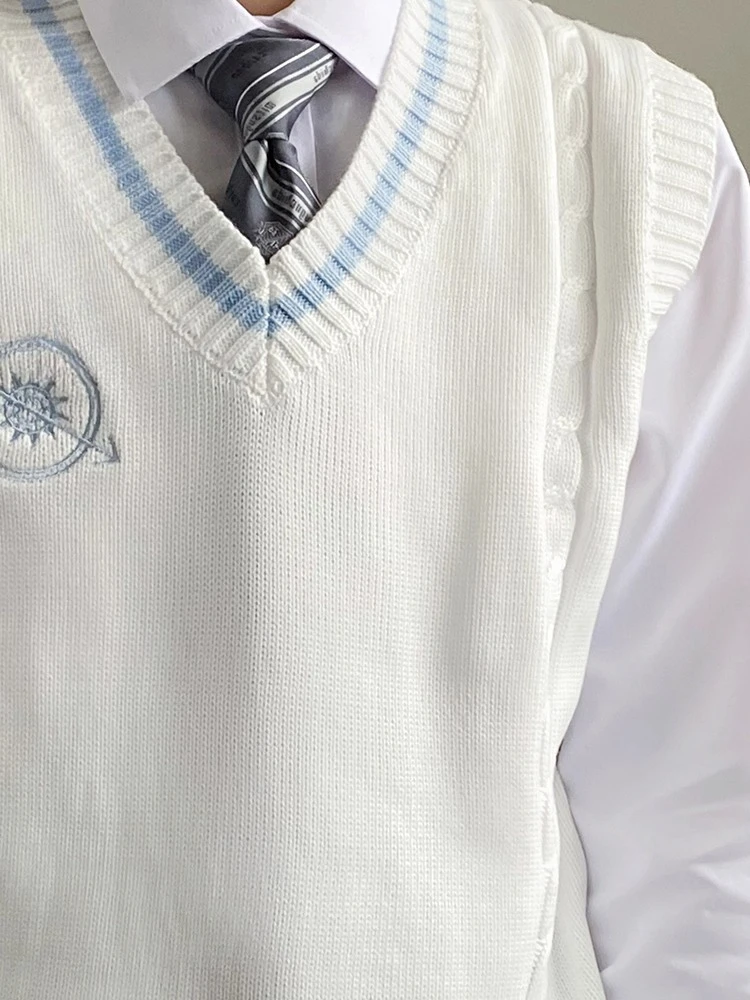 2025 Spring and Autumn New Japanese Style Men's Uniform V-neck Knitted Color-blocking College British Style White Loose Vest