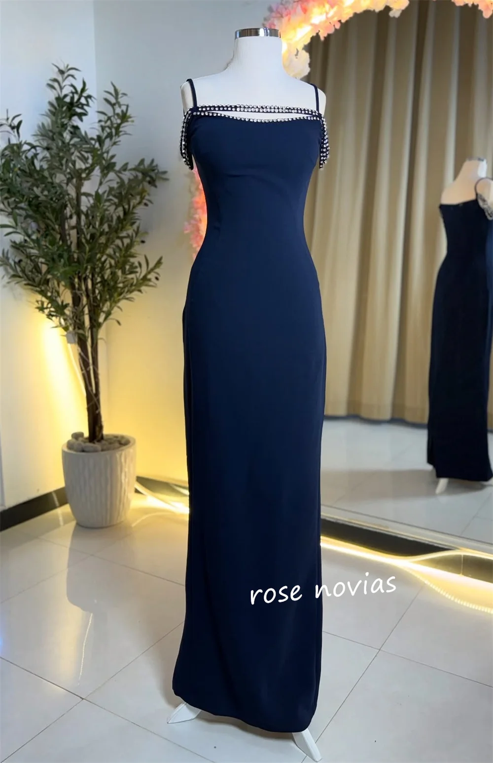 Gaun Midi Lurus Tali Spaghetti Berlian Imitasi Jersey Kustom Acara Dipesan Lebih Dahulu Pesta Kualitas Tinggi Elegan Sederhana