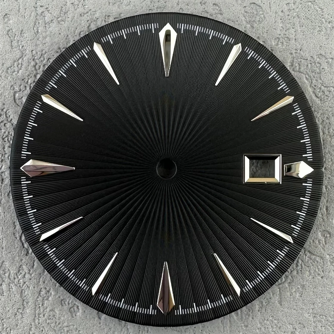 Customised logo 35 mm diameter cocktail dial Non-illuminated face Suitable for NH35 calibre Mechanical Watch Accessories