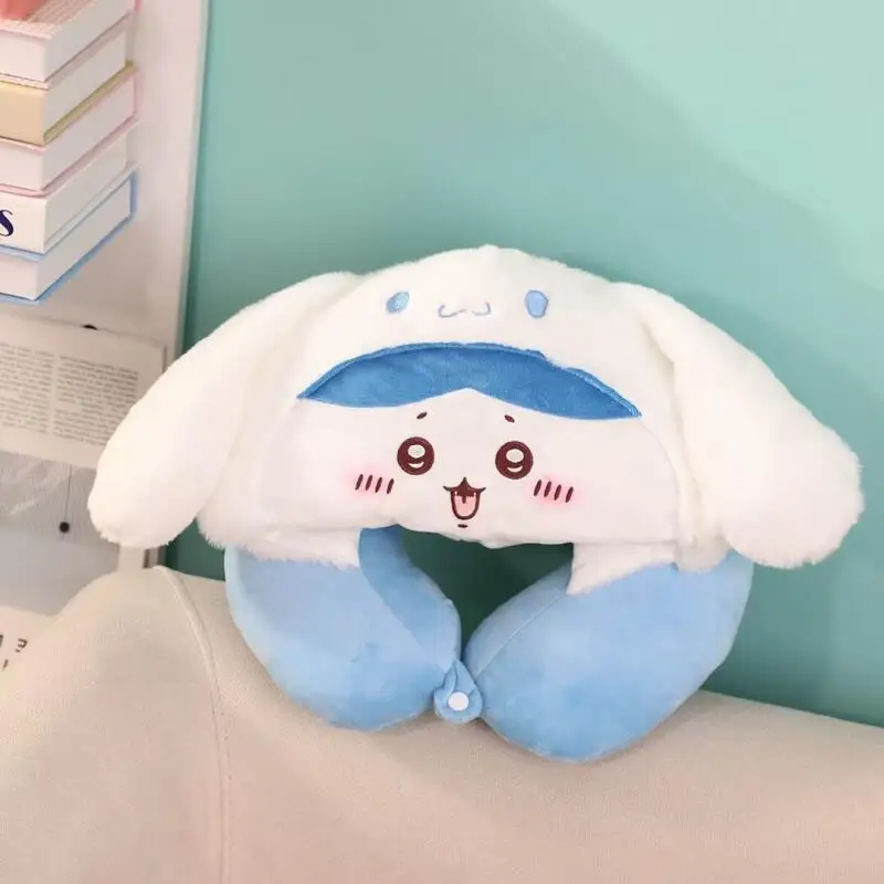Anime carino Chiikawa con cappuccio a forma di U collo ghetta cuscino cuscino da viaggio cartone animato Kawaii Hello Kitty cappello da donna caldo berretto di peluche