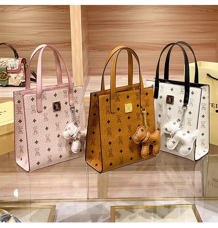 Luxury Brand Fashion Sheet Tote Bag with High-end Feel Large Capacity and Western-style Single Shoulder Crossbody Tote Bag