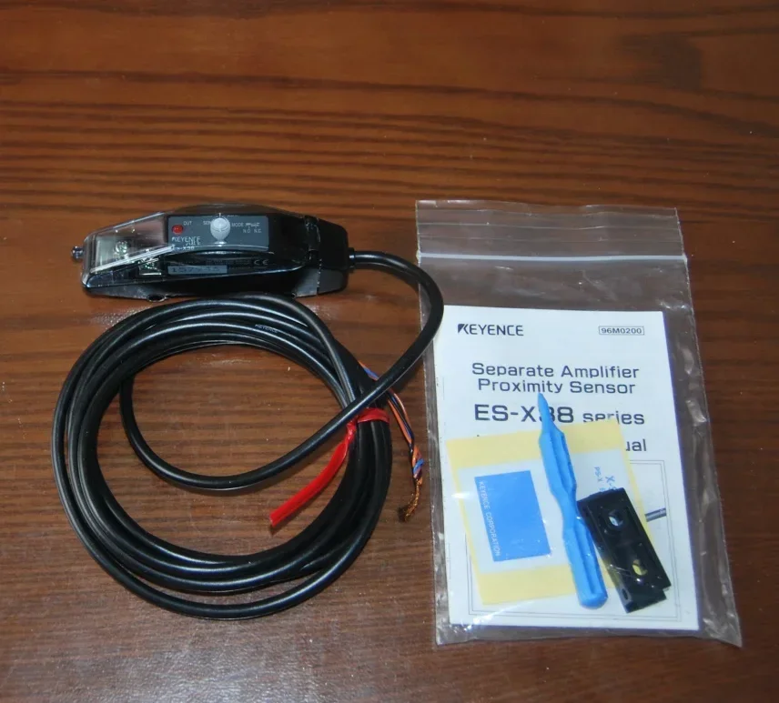 2026.4 (100% Japanese Original Genuine) The New KEYENCE Sensor ES-X38 Is The Actual Product As Shown In The Picture