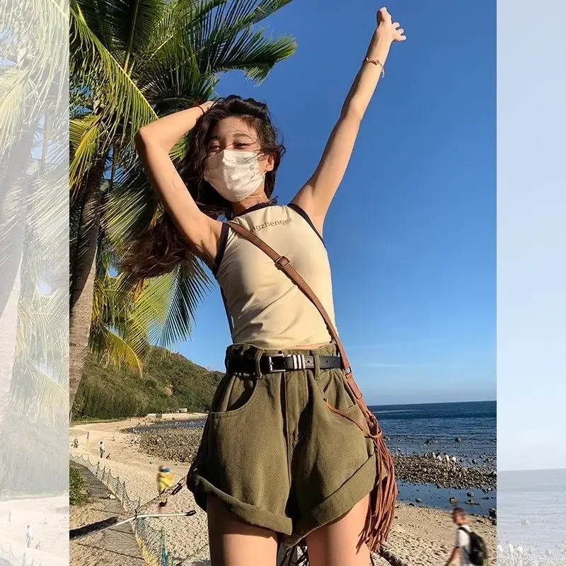 

2025 High Waist A- Line Wide Leg Jeans Shorts Casual Style Cuffed Hem Denim Slimming Women's Fashionable Hot Pants Casual Shorts