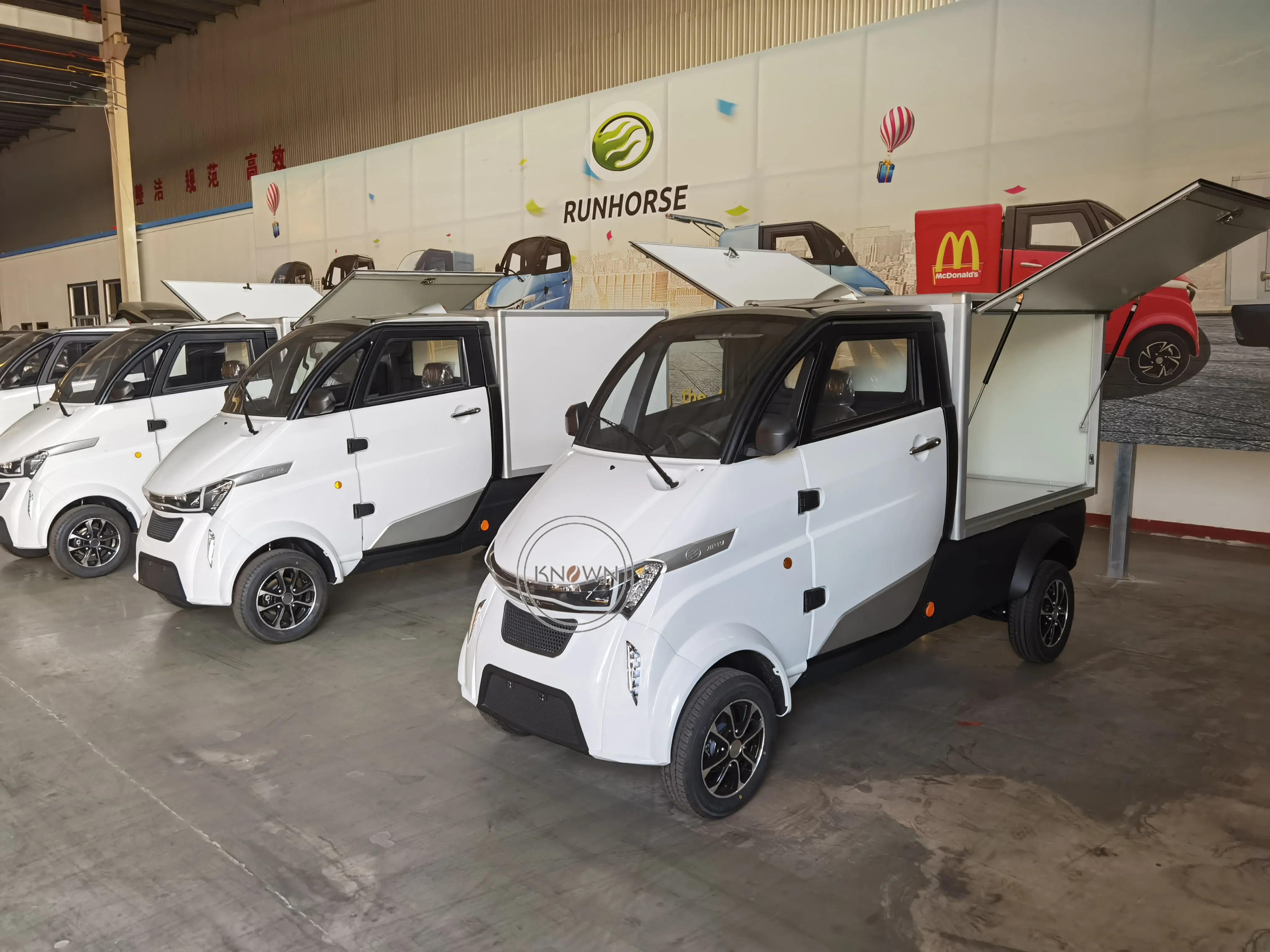 Mini Electric Vehicle Food Van Express Delivery Car With Big City Logistics Delivery Van Hot Sale In Europe