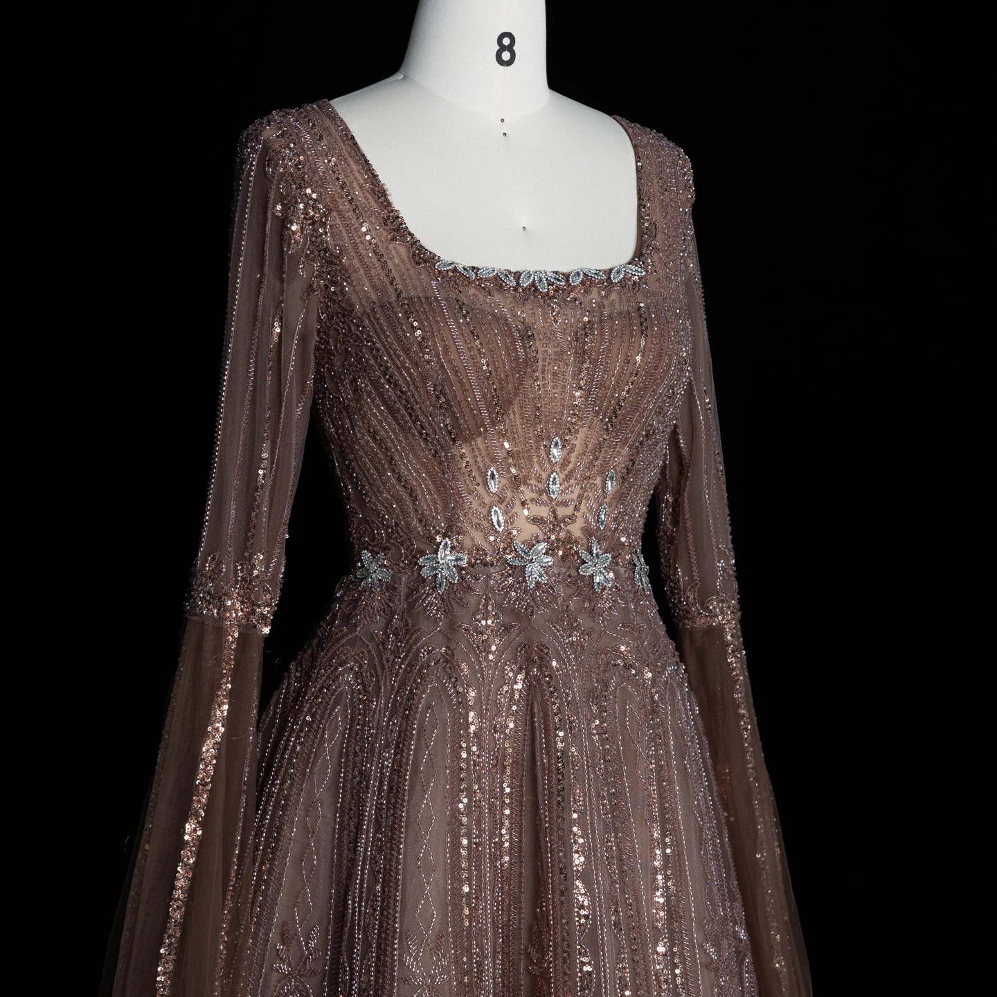 Sharon Said Luxuriöses Braunes Abendkleid mit Quadratischem Ausschnitt, Langen Glockenärmeln, Schwer Perlenbestickt, Dubai Formelle Partykleider SS065 Maßanfertigung – Detail 15
