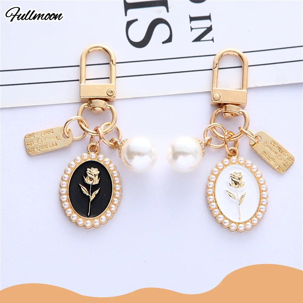 Korean Imitation Pearl Rose Keychain Simple Metal Hangtag Pendant For Women Earphone Phone Charm Bag Key Accessorie Jewelry Gift