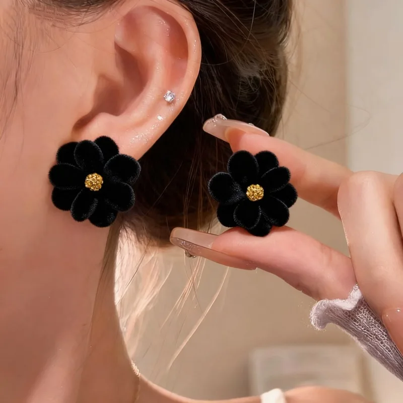 925 Silver Needle Korean Fashion Red Flocking Flower Earrings For Women Jewelry 2026 Trending Luxury Women's Black Earrings M3