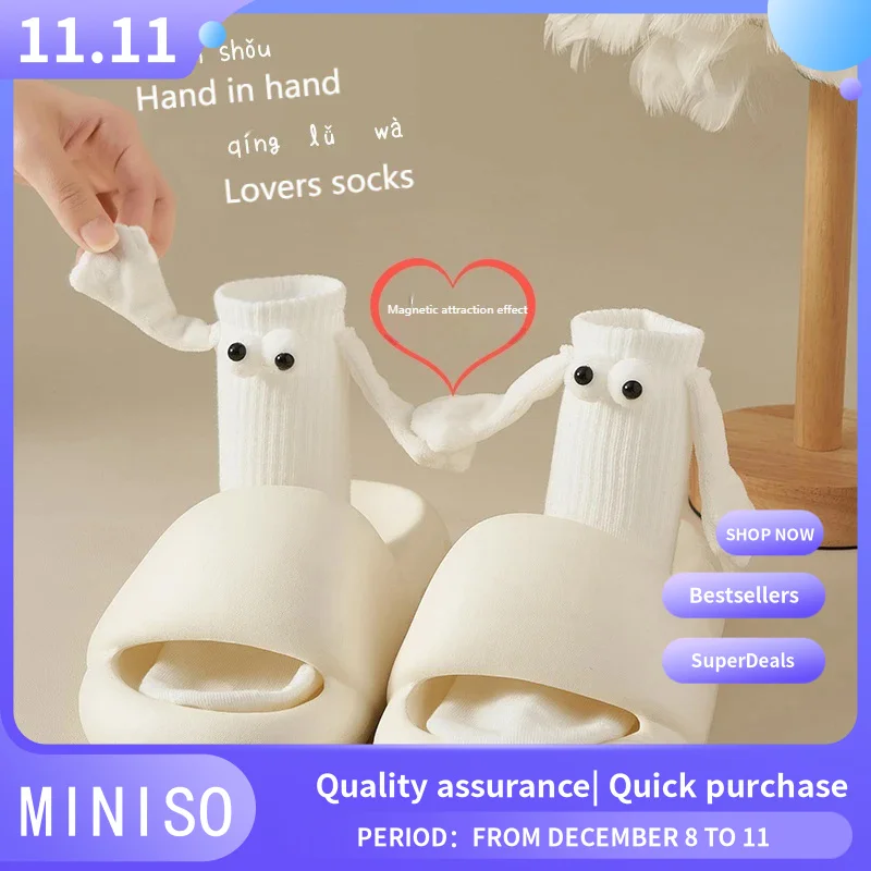 Hot Sell Magnet Creative Mid Tube Socks 3d Hand In Hand Couple Socks With Magnetic Suction Socks Cotton For Girl Christmas Gifts