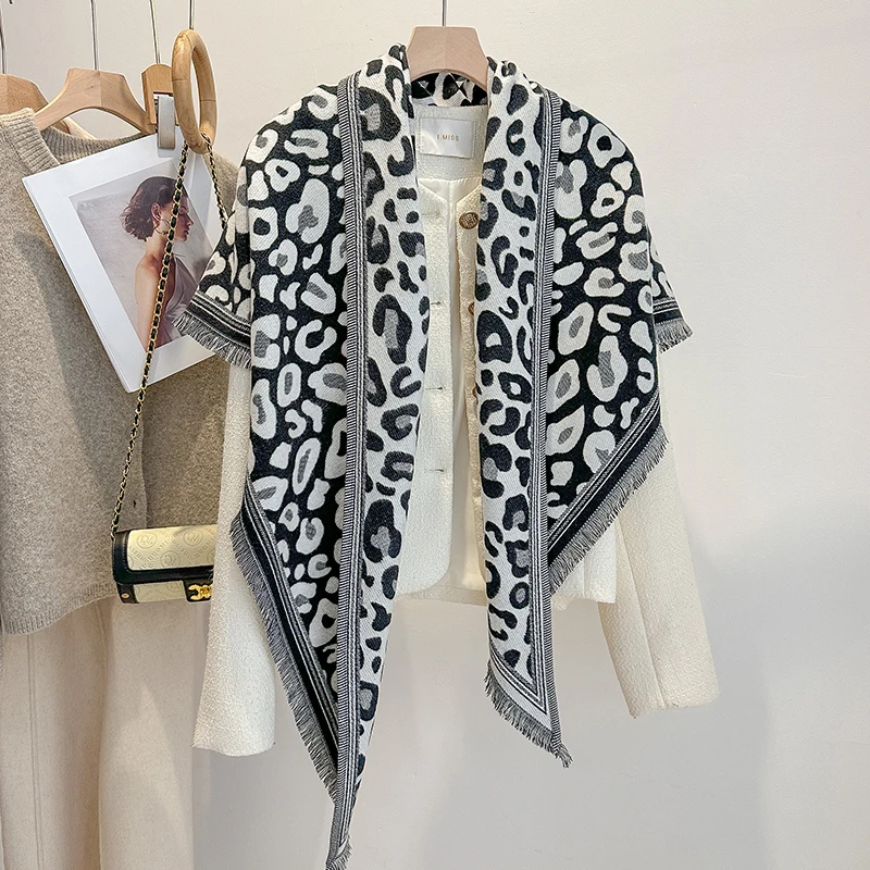 新しいファッションの冬用スカーフ（女性用） - レオパード柄のフェイクカシミア素材、厚手で柔らかいパシュミナ風スカーフ、暖かい女性用ショール