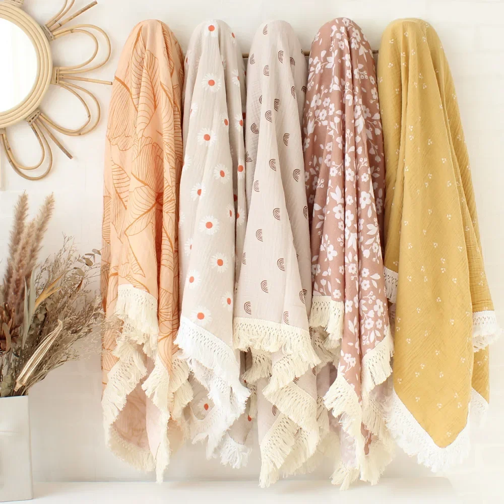 Crinkle Muslin Baby Swaddle Blanket Print Cotton Fringe Swaddle Bath Towel Baby Wrap with Tassel Trim