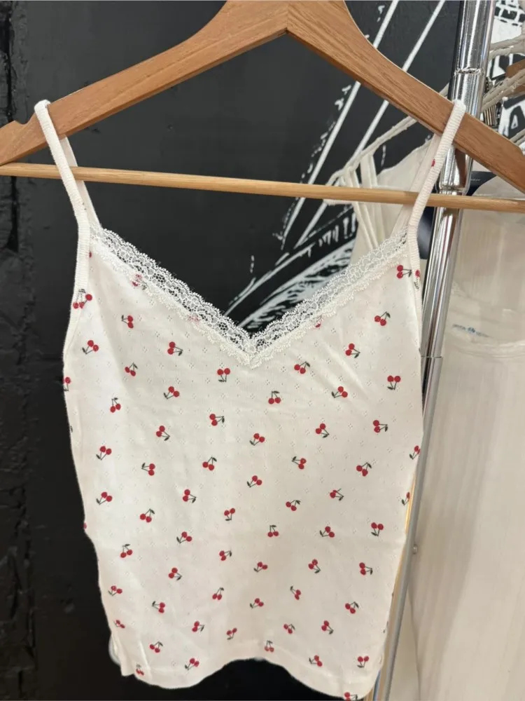 

Женская хлопковая майка с кружевной отделкой, повседневный облегающий топ с принтом вишни, уличная одежда Y2K, лето 2024