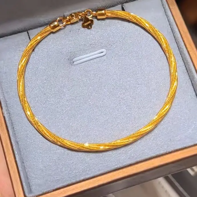 

Новый горячий стиль 24-каратного настоящего золота с тонким блестящим браслетом-цепочкой 9999, изысканный модный легкий роскошный универсальный нишевый дизайн браслета