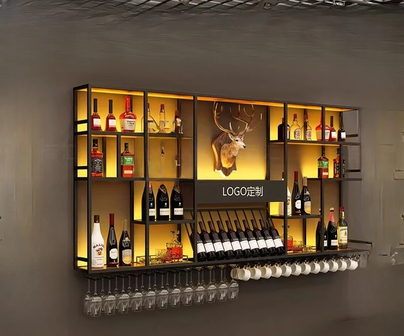 

Барная стойка из кованого железа в индустриальном стиле. Креативный ресторан. Винная стойка. Барная стойка. Винный шкаф. Настенная стойка.