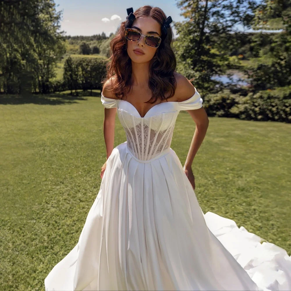 Customized Charming Sweetheart Ruched Wedding Dress Exquisite Lace Ruffles Bridal Gown Strap Wedding Gown Vestidos De Novia