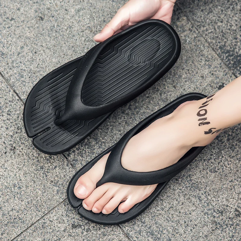 

Women Flip Flops Lightweight Comfortable Bathroom Indoor Non Slip Summer Luxury Design Men Slippers Bedroom Orginal Sandals
