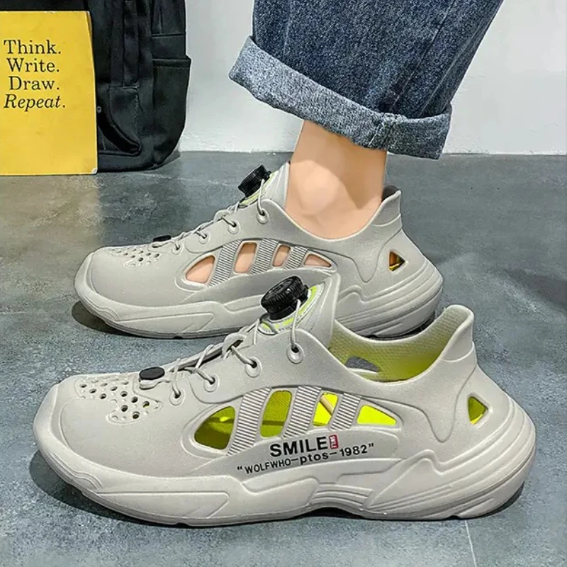 

2025 Outdoor Walking Shoes Fashionable and versatile Breathable Mesh Man Sports Shoes Wear-resistant Anti-slip Casual Shoes