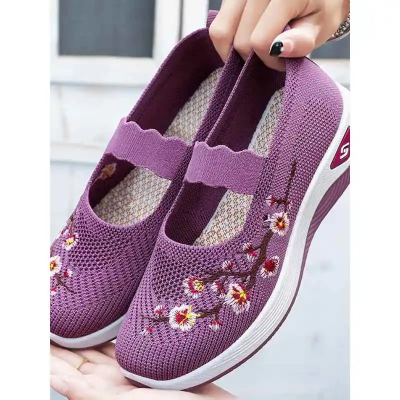 Women's Breathable Thin Casual Mesh Shoes Soft Bottom Slip-On Anti-Slip Summer Shoes Mom Shoes Traditional Cloth Shoes