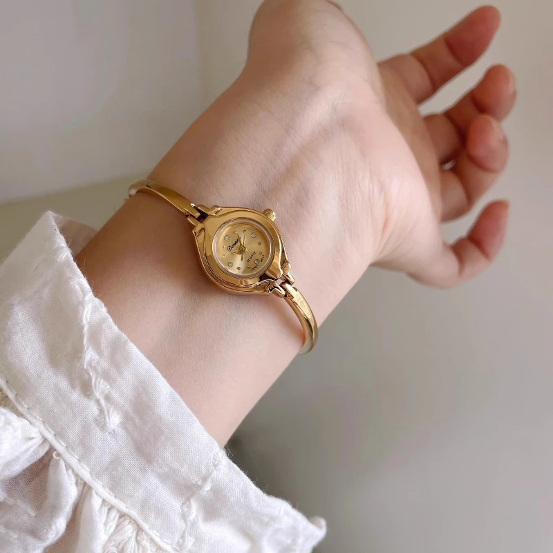 ساعة كلاسيكية للسيدات أنيقة وبسيطة مقاومة للماء 2025 كوارتز هدية عيد ميلاد