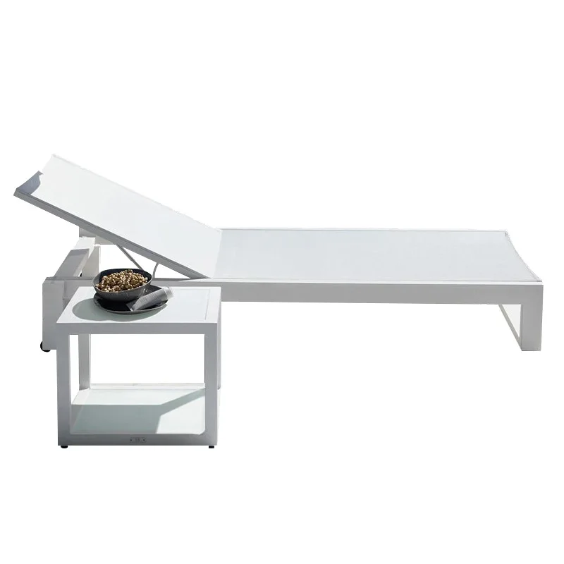 Outdoor villa Open-air swimming pool Mesh bed Beach chair
