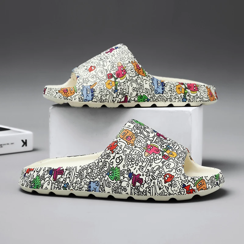 

Мужские летние шлепанцы 2026 года: новые, легкие, нескользящие, повседневные домашние тапочки, уличные шлепанцы больших размеров