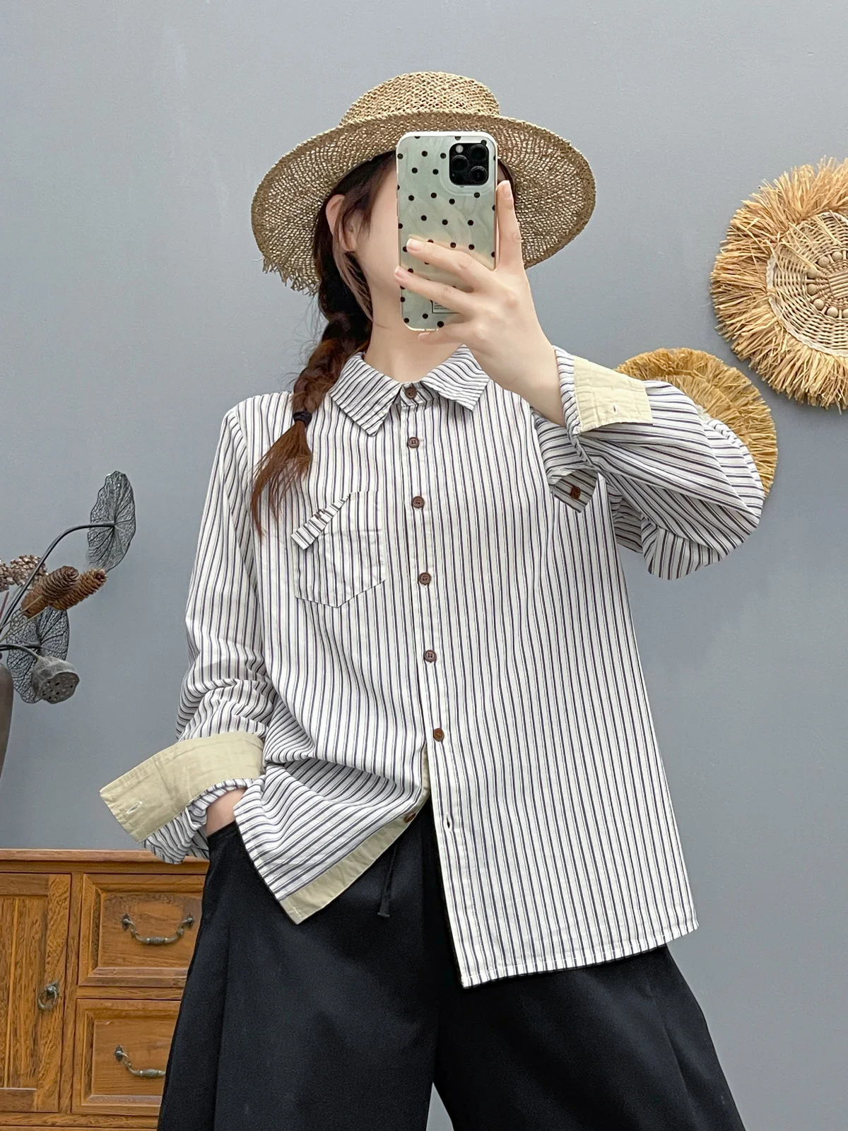 เสื้อเชิ้ตและเสื้อเบลาส์ลายทางสีขาว น้ำเงิน เทา สไตล์ญี่ปุ่น สำหรับผู้หญิง ปี 2026 เสื้อผ้าผู้หญิงสไตล์วินเทจ แขนยาว ผ้าฝ้าย