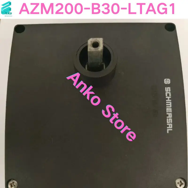 Brand-new  Safety interlock switch AZM200-B30-LTAG1 image 3