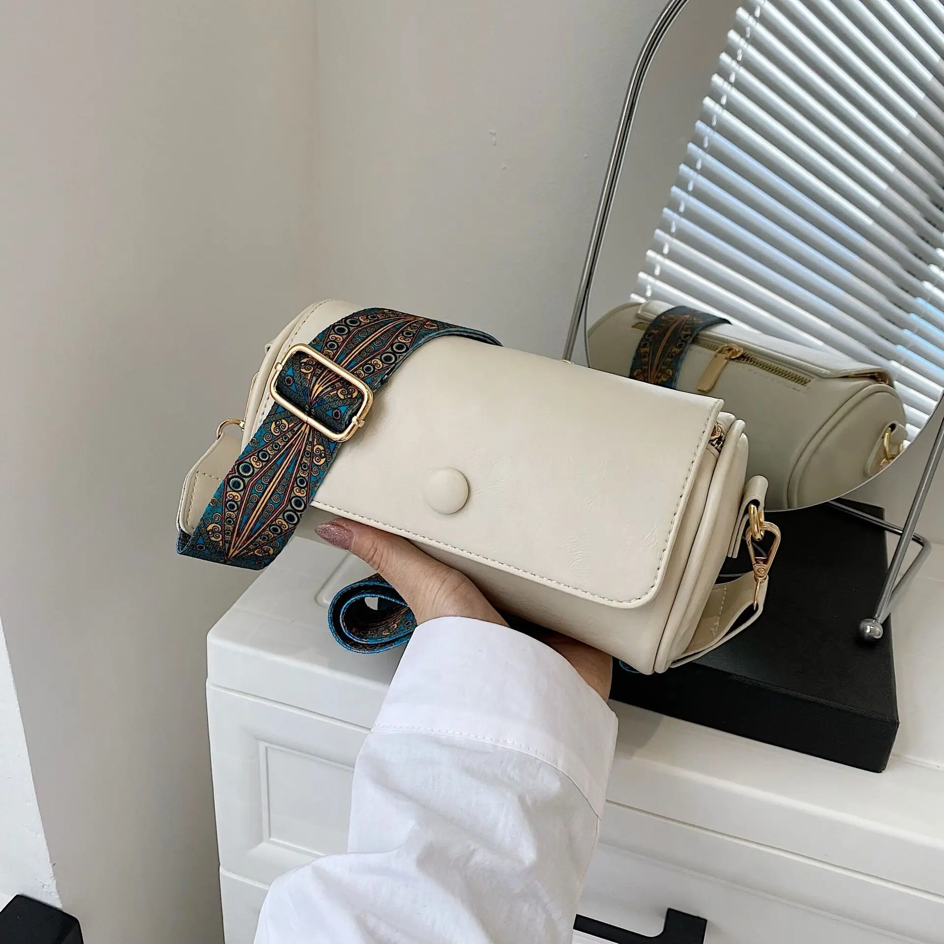 Retro Bags for Women2023High Quality Luxury Fashion Versatile Broadband One Shoulder Crossbody Bag Popular Cylinder Bag  Handbag