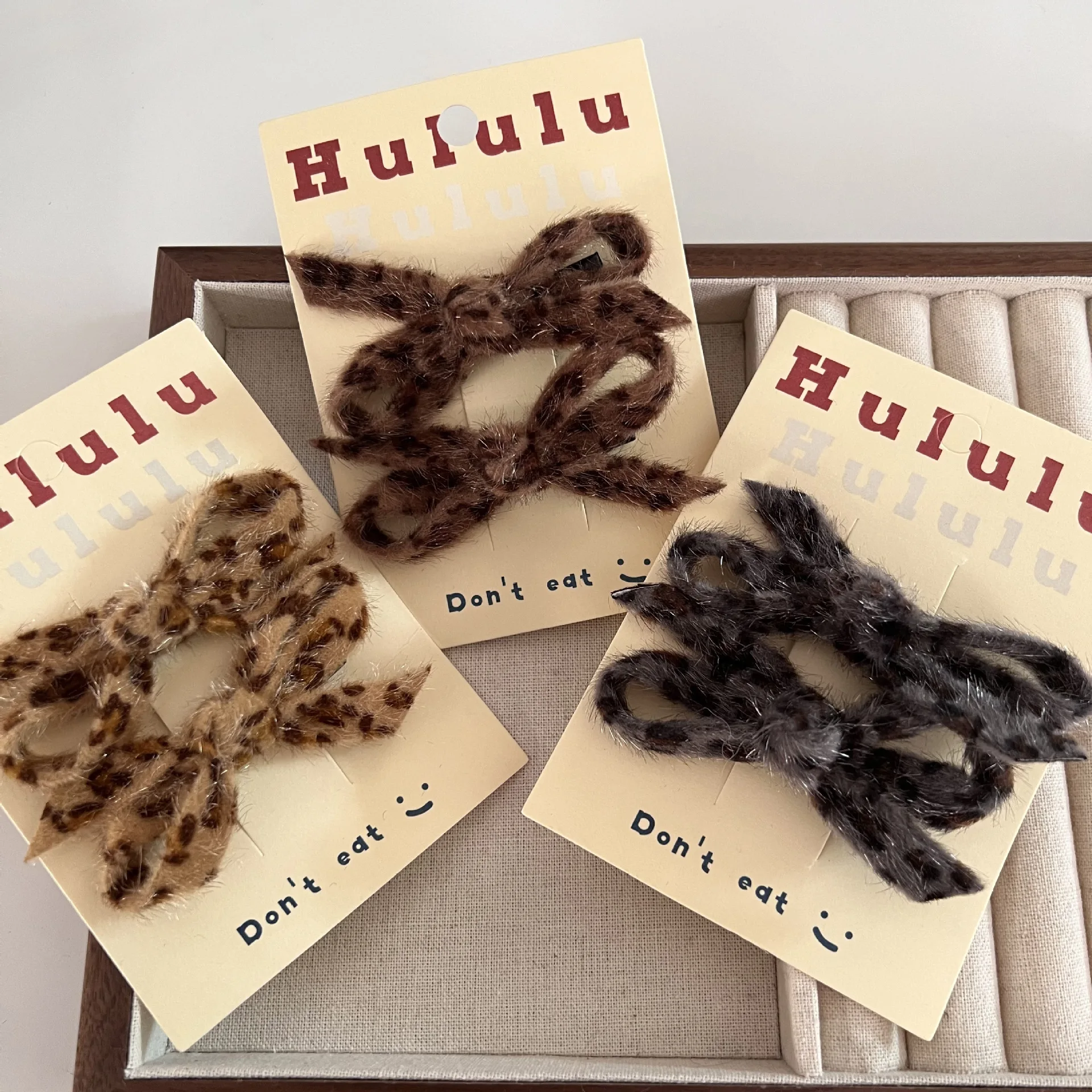 

Luxury Leopard Hair Set - Satin Bow Clips & Elastic Scrunchies, Cheetah Print Hair Jewelry for Office & Date Night