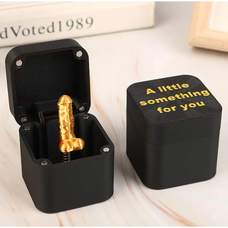 Surprise Gift Box Goldfinger Middle Of Finger Spoof Hand Prank Pop-up Gift Christmas Interesting Office Prank Desk Decoration