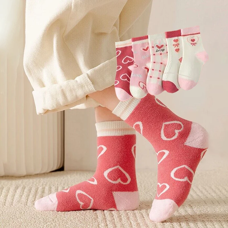 Calcetines con patrón de corazón para niños y niñas, medias deportivas de algodón, transpirables, cómodas y bonitas, 5 pares