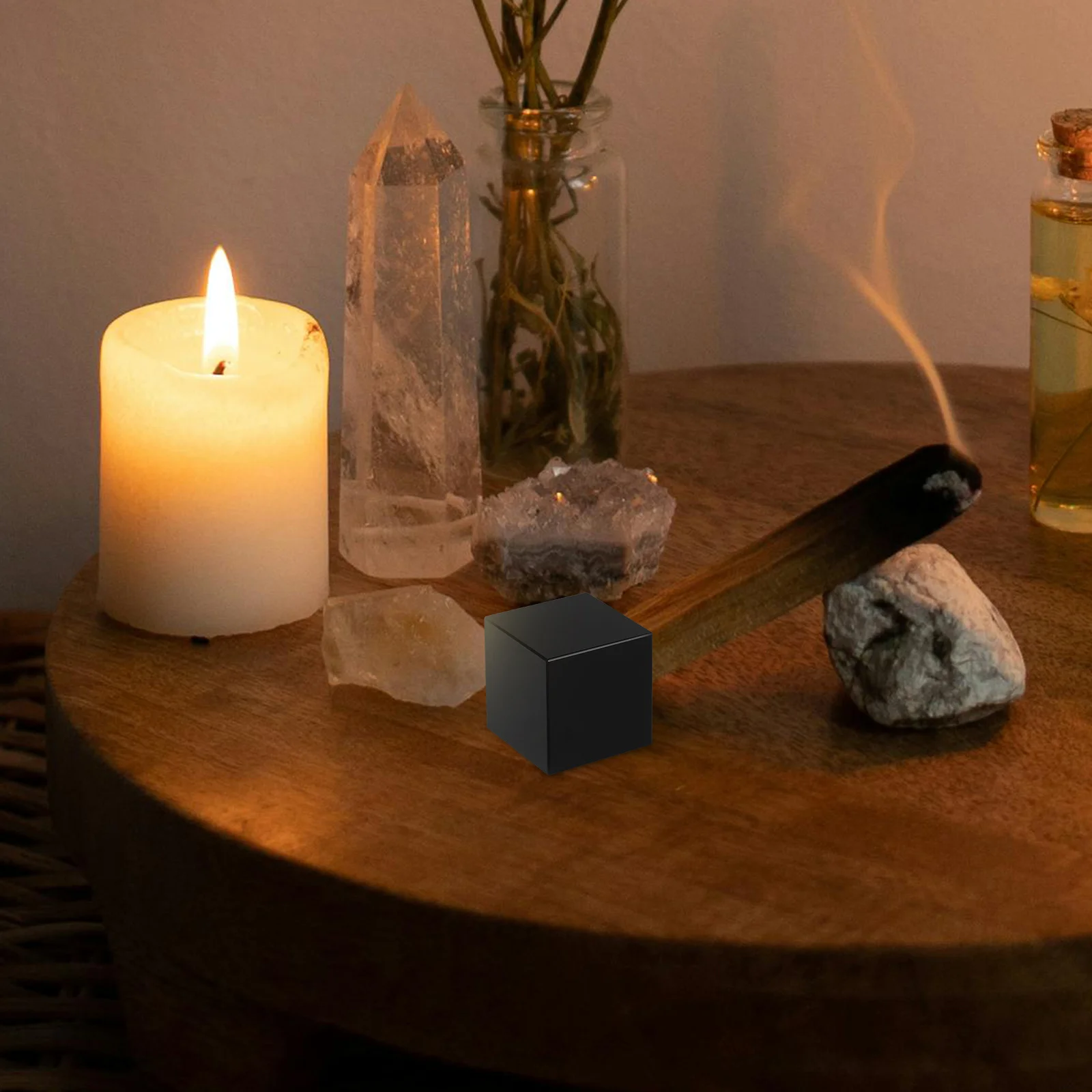 

Natural Obsidian Stone Elegant Home Office Decor Smooth Finish Lightweight Ornament Divination Practices Obsidian Stones